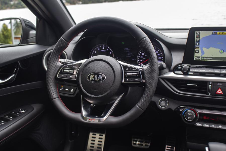 Панель приборов Kia Forte GT (BD) 2019 года  (NA) (фото 31 из 32)
